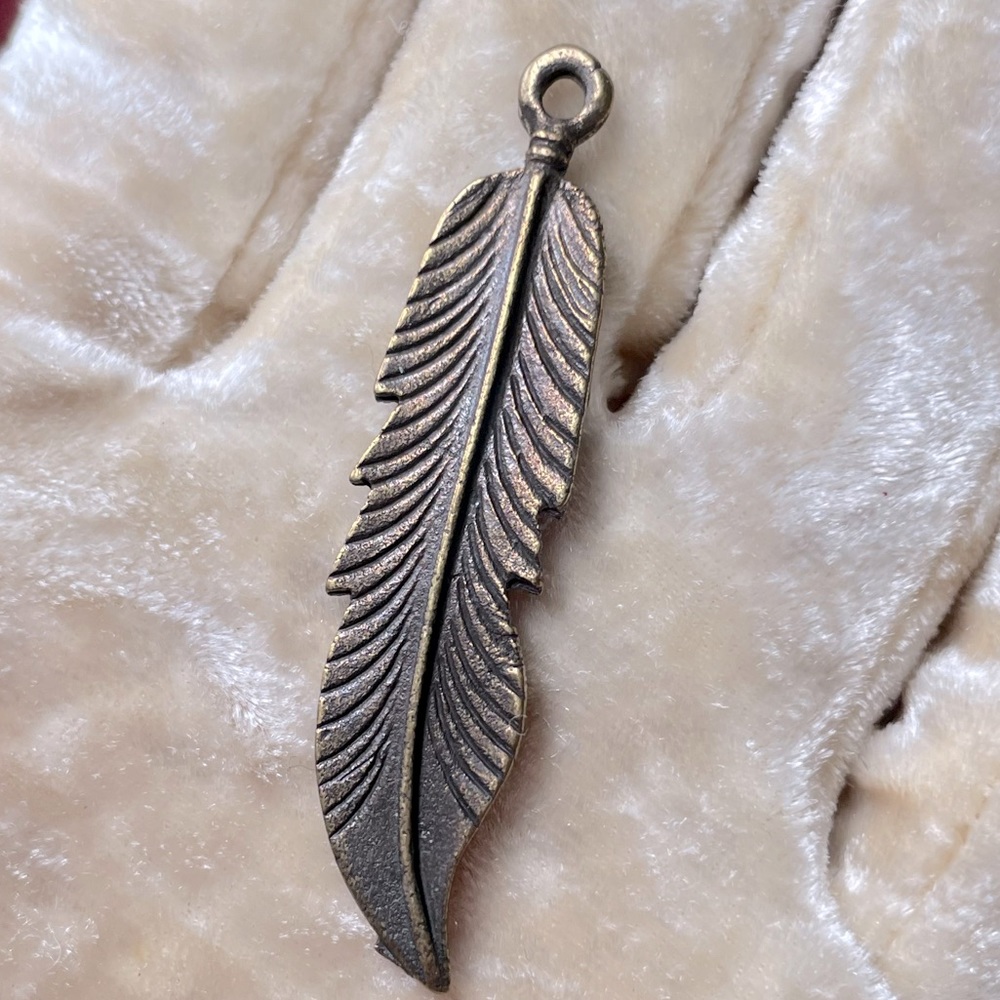 🪶 boho 🌀 bronze feather pendant 🪶